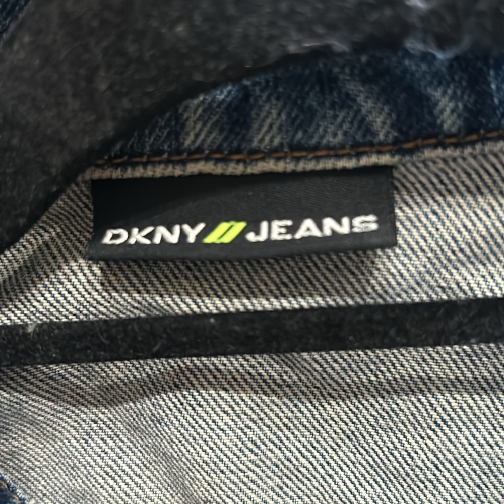 DKNYJEANS Womens Distressed Collared Slightly Cropped Jean Jacket Large - Picture 3 of 4